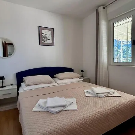 With Parking Space Gradac, Makarska - 13196 Gradac (Split-Dalmatia)