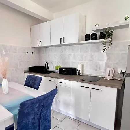 Апартаменти With Parking Space Gradac, Makarska - 13196 Градац